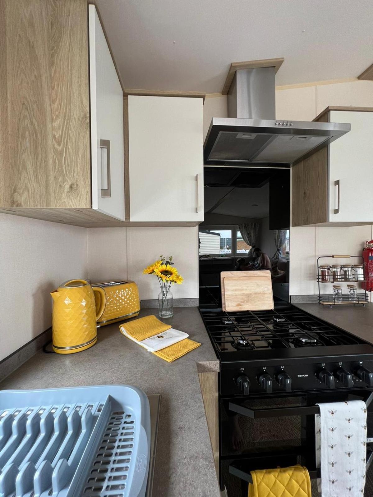 Luxurious Three Bedroom Caravan Jaywick Sands Kültér fotó