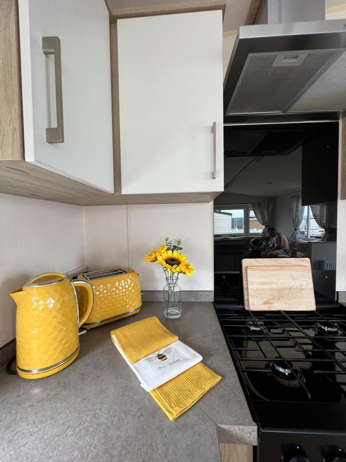 Luxurious Three Bedroom Caravan Jaywick Sands Kültér fotó